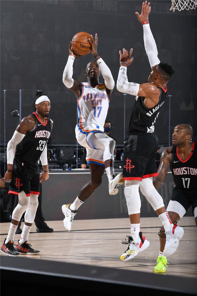 豪华前场的 豪华前场的